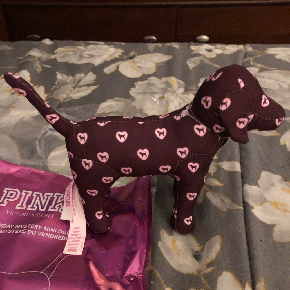 Pink Victoria’s Secret Pink Friday Mystery Mini Dog 2026 - Picture 4 of 7